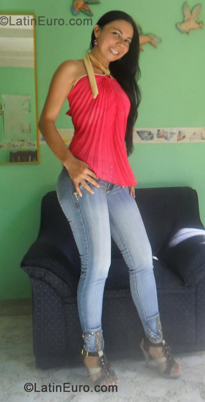 Date this stunning Colombia girl Maribel from Cali CO11743