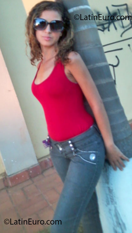Date this tall Brazil girl Pollyana from Uruacu BR7347