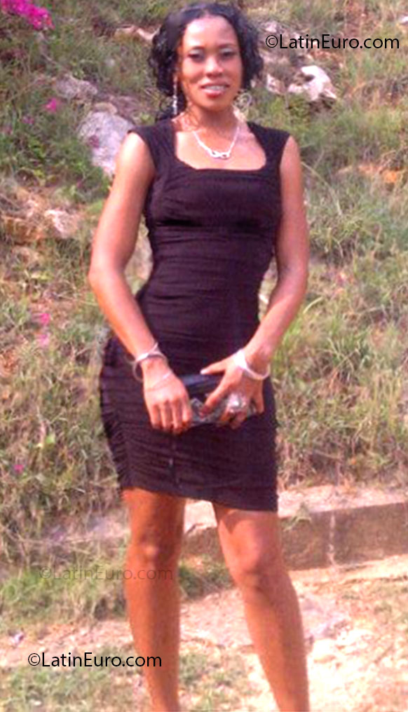 Date this attractive Jamaica girl Deniese from May Pen JM949