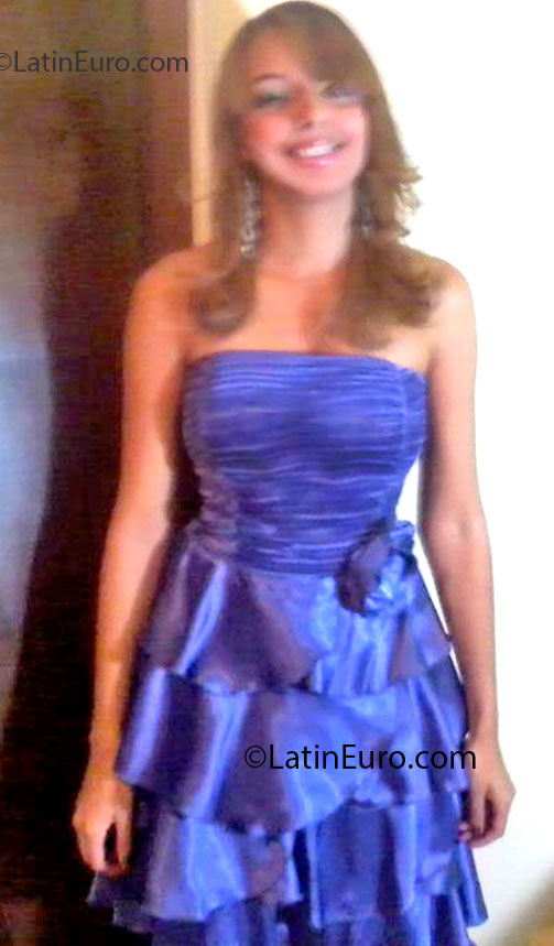 Date this gorgeous Brazil girl Caroline from Sao Paulo BR7403