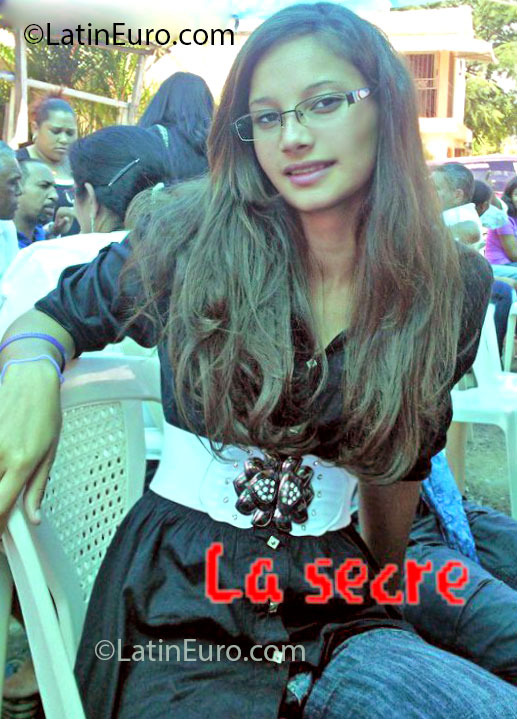 Date this athletic Dominican Republic girl Lisamarie from Santiago DO14272