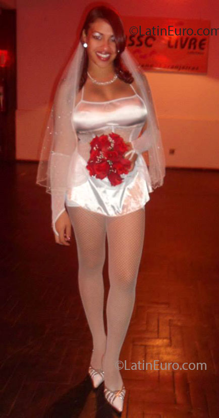 Date this charming Brazil girl Aquila from Contagem BR7429