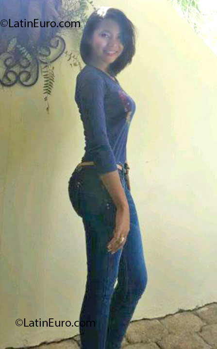 Date this voluptuous Dominican Republic girl Yuly from Santiago DO14316