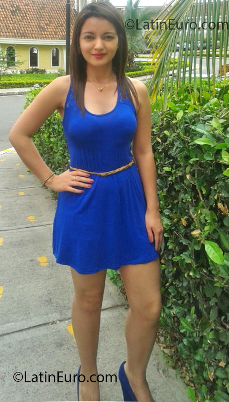 Date this tall Colombia girl Andrea from Bucaramanga CO12096