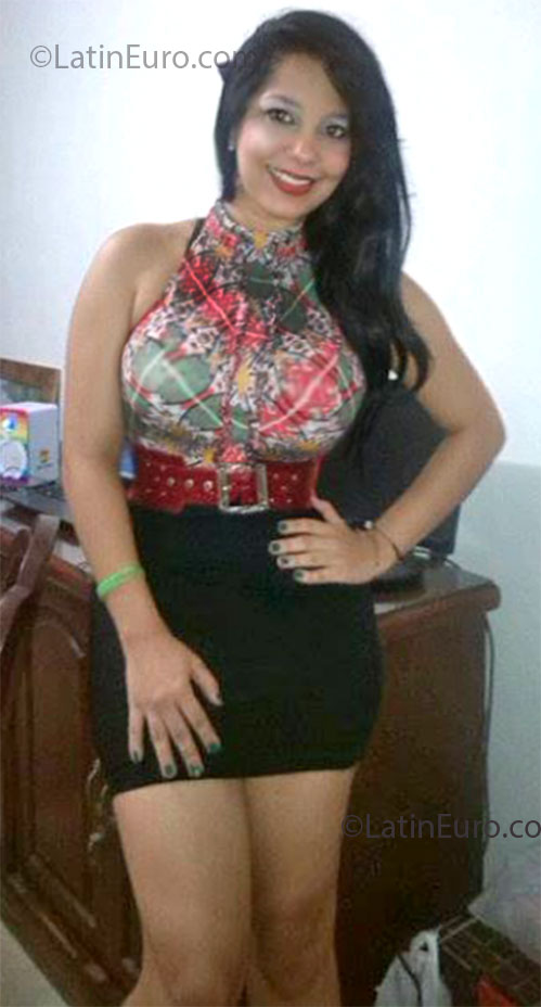 Date this athletic Colombia girl Maria from Barranquilla CO17042