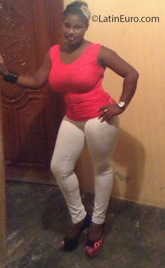 Date this hot Dominican Republic girl Noemy from Santo Domingo DO14360
