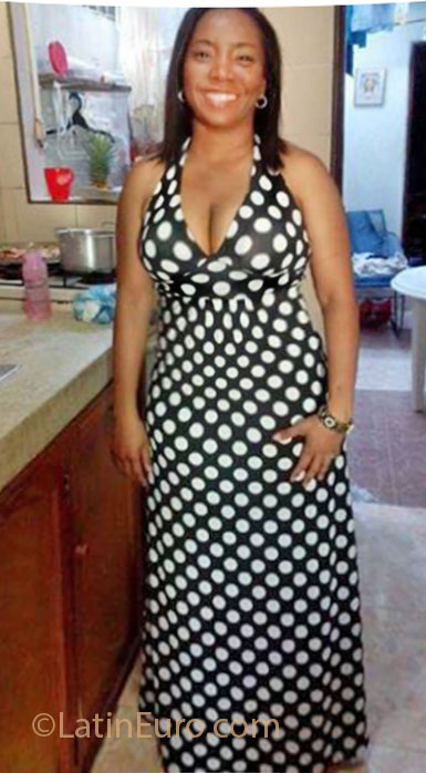 Date this charming Colombia girl Elizabeth from Cali CO12130