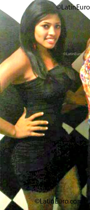 Date this gorgeous Dominican Republic girl Sinddy from Santo Domingo DO14490