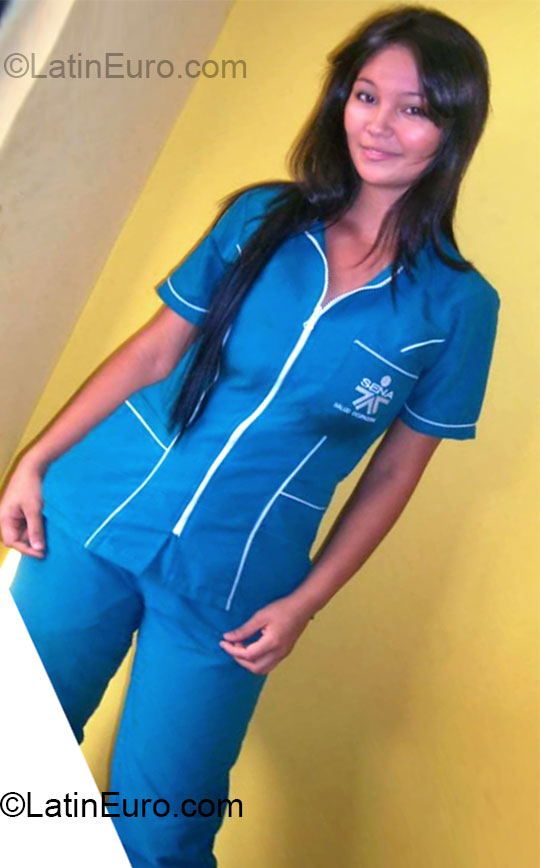 Date this attractive Colombia girl Sarah from chinchina CO12262