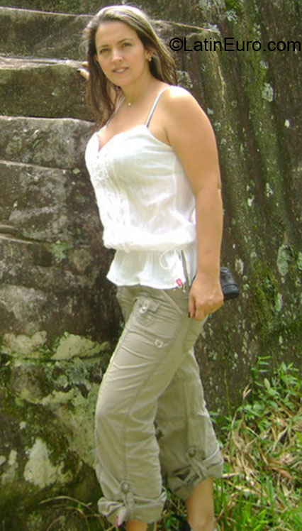 Date this attractive Colombia girl Sandra from Medellin CO12343