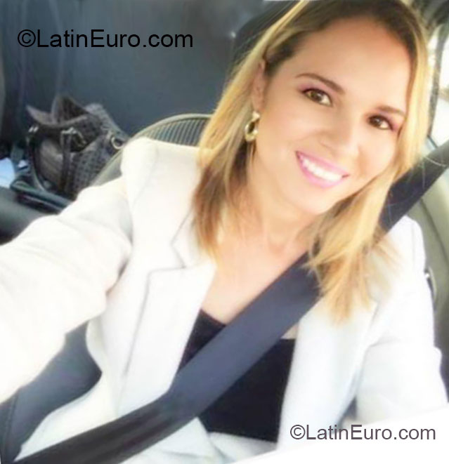 Date this georgeous Brazil girl Rafaele from Sao Paulo BR7541