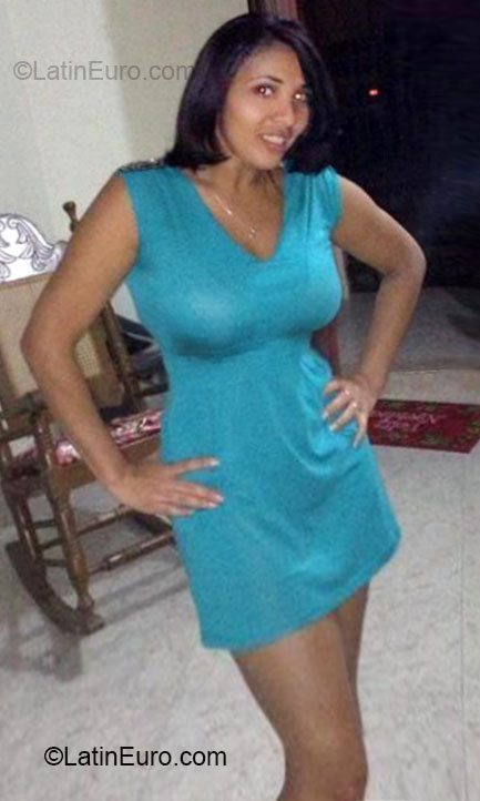 Date this hot Dominican Republic girl Yuli from Santo Domingo DO15078