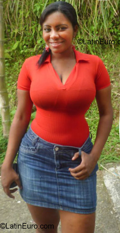 Date this young Colombia girl Magaly from Quibdo CO12397