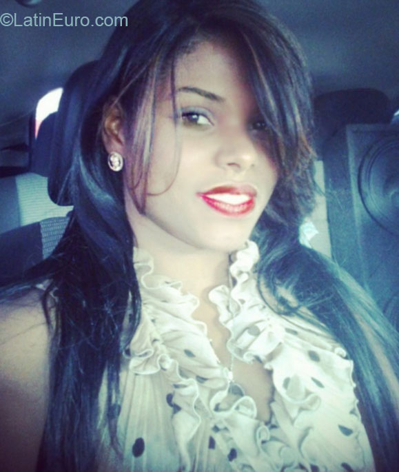 Date this hot Dominican Republic girl Irina from Santo Domingo DO18141