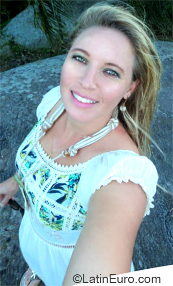 Date this athletic Brazil girl Thalita from Pinhais BR7568