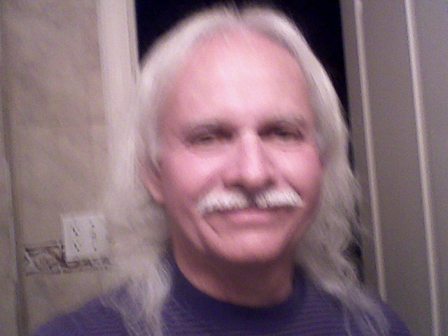 Date this cute United States man JERRY from Saint Petersburg US14040