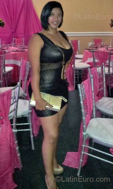 Date this gorgeous Dominican Republic girl Alex de la cruz from Santo Domingo DO14917