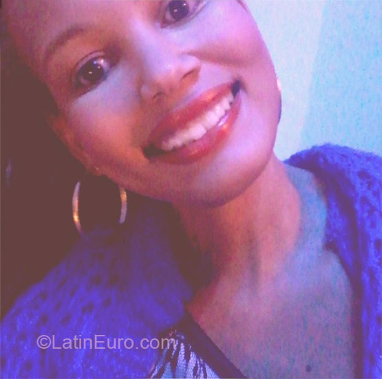 Date this lovely Brazil girl Fabiola from Rio de Janeiro BR7609