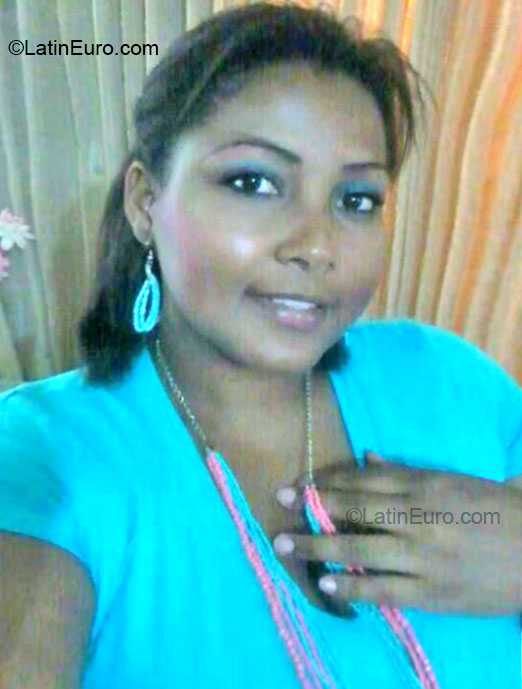 Date this sensual Colombia girl Marianela from Cartagena CO16195