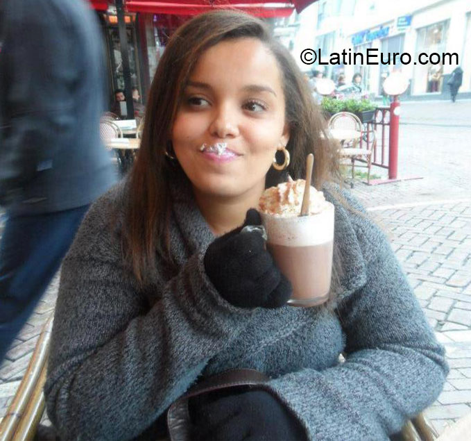 Date this lovely Brazil girl Brenna from Aracaju BR7634