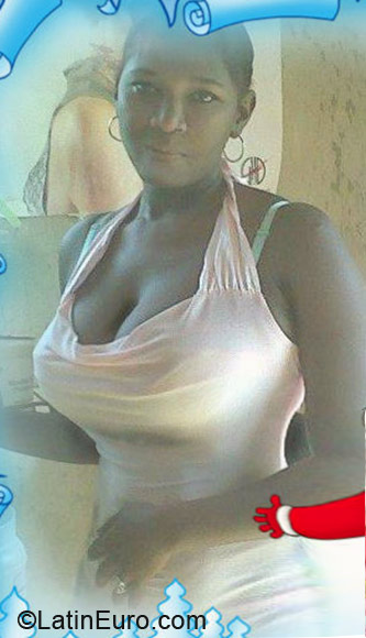 Date this sensual Dominican Republic girl Carmen from Las Vega DO15455