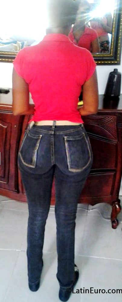 Date this good-looking Dominican Republic girl Karolina from Santiago DO15735