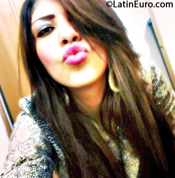 Date this good-looking Brazil girl Bruna from Tres Lagoas BR7778