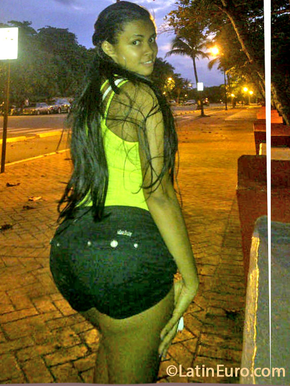 Date this sensual Dominican Republic girl Luna from Puerto Plata DO15813