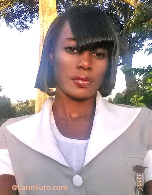 Date this pretty Jamaica girl Petronia from Kingston JM1203
