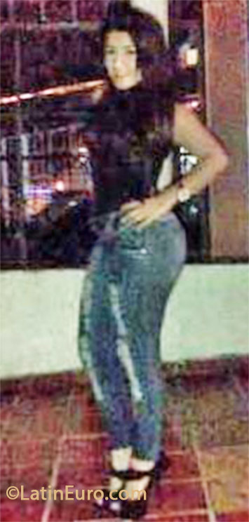 Date this stunning Colombia girl Yuli from Bucaramanga CO13274