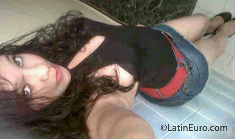 Date this hard body Dominican Republic girl Jhemi from Montecristi DO16244