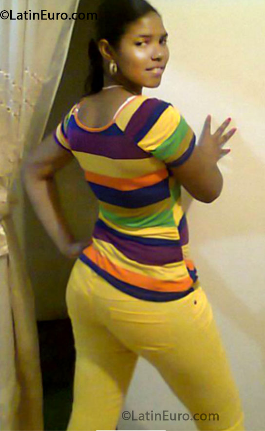 Date this hot Dominican Republic girl Arisleidy from Santo Domingo DO16264