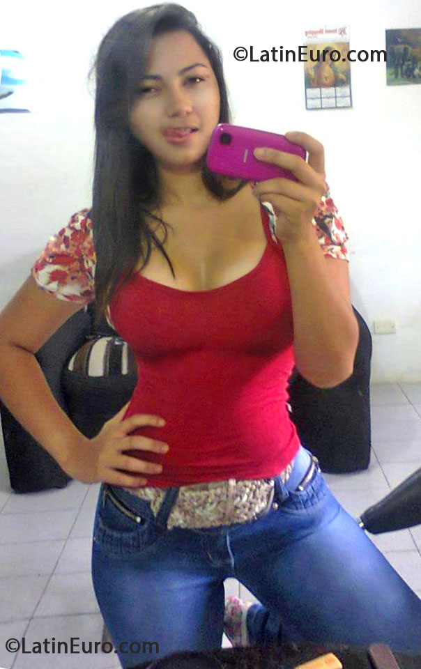 Date this voluptuous Brazil girl Silvania from Belo Jardim BR7903