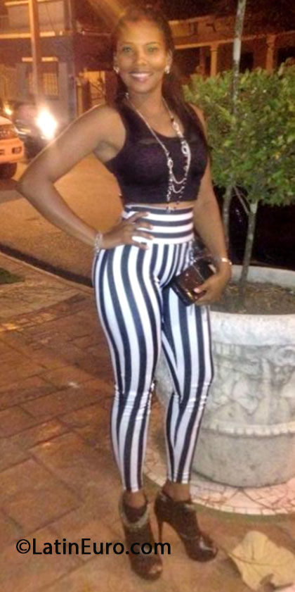 Date this lovely Dominican Republic girl Carolina from Hato Mayor DO16407