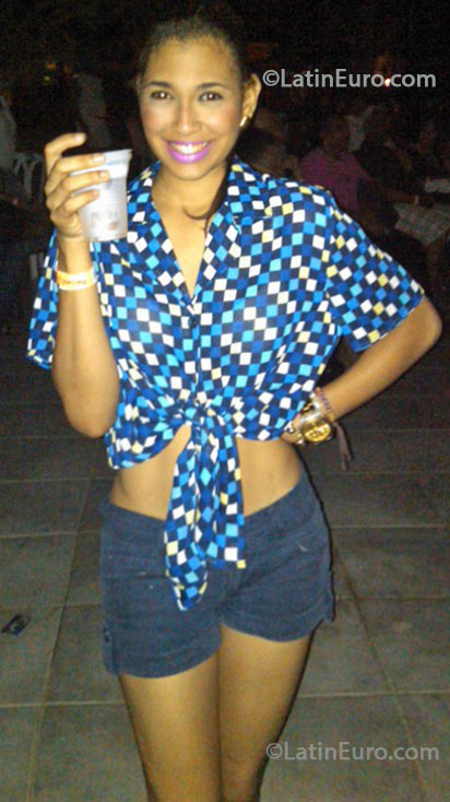 Date this sensual Dominican Republic girl Katherine from Santiago DO16463
