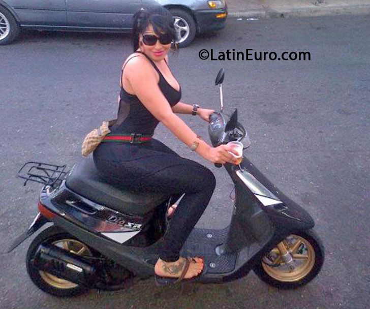 Date this voluptuous Dominican Republic girl Fanny from puerto plata DO16465