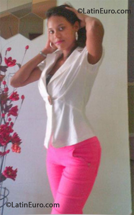 Date this hot Dominican Republic girl Baldimira from Santo Domingo DO16769