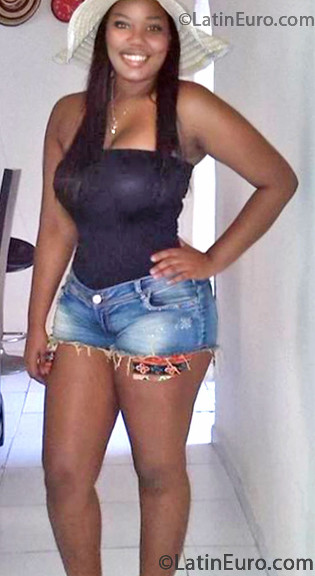 Date this funny Colombia girl Shaskya from Barranquilla CO13428