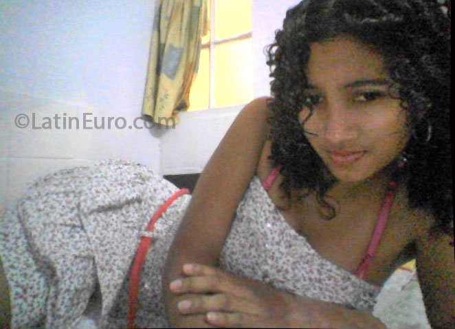 Date this pretty Colombia girl Mary from Bogota CO13512