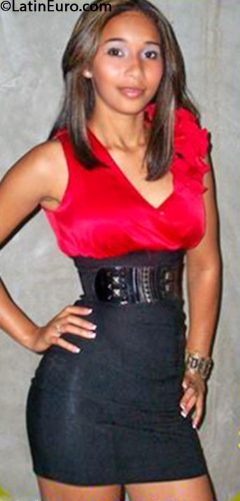 Date this gorgeous Dominican Republic girl Angelica from Santo Domingo DO16629