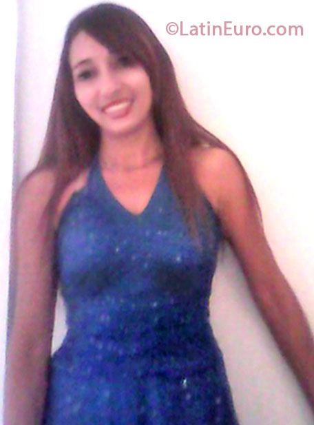 Date this cute Dominican Republic girl Yoani from Santo Domingo DO16653