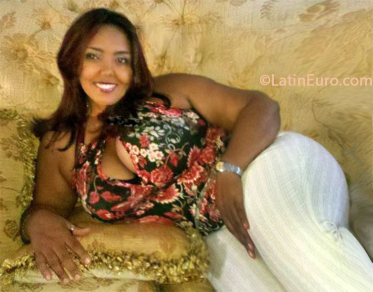 Date this charming Dominican Republic girl Maly from Santo Domingo DO16756