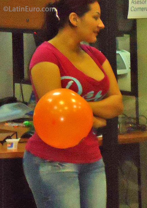 Date this foxy Colombia girl Yadiri from Medellin CO13658
