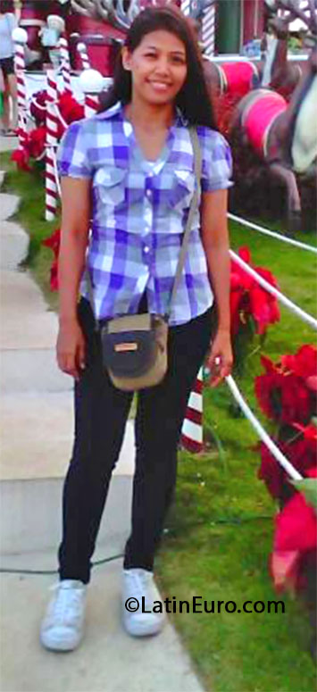 Date this young Philippines girl Charls from Manila PH579