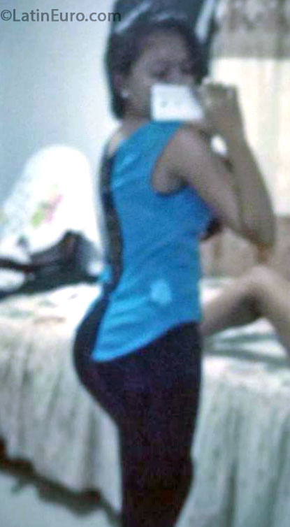 Date this sultry Colombia girl Lorenys from Barranquilla CO13807