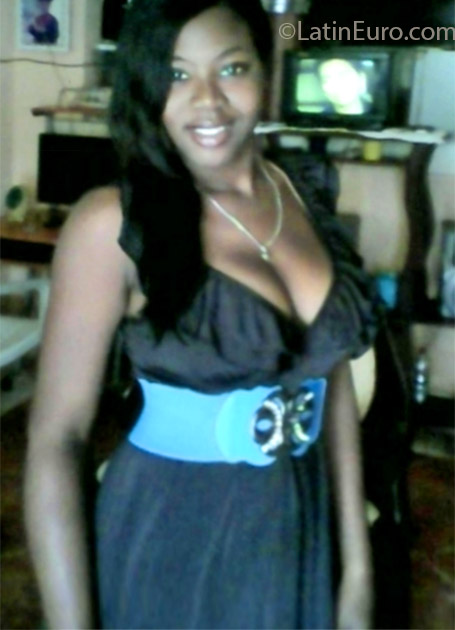 Date this sultry Dominican Republic girl Yaquandy from Santo Domingo DO17140