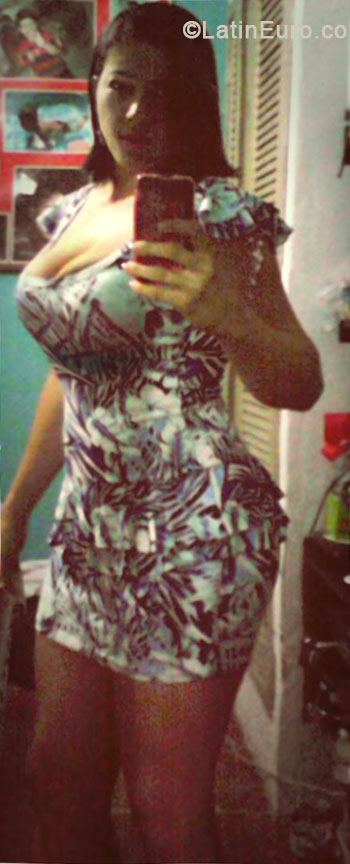 Date this lovely Brazil girl Iamara from Cabo Frio BR8127