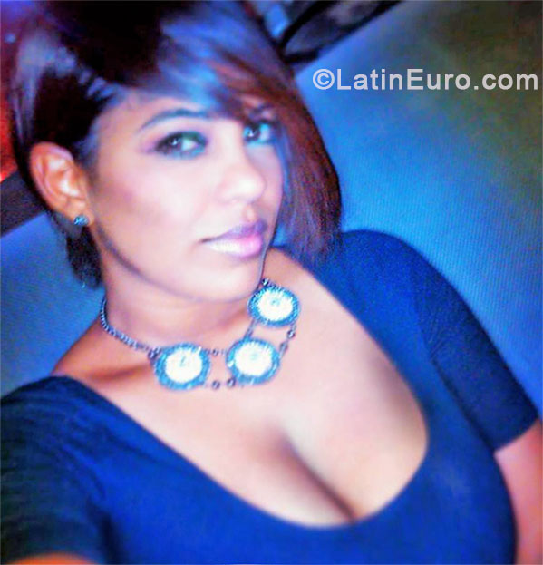 Date this tall Dominican Republic girl Emel from Santo Domingo DO17359