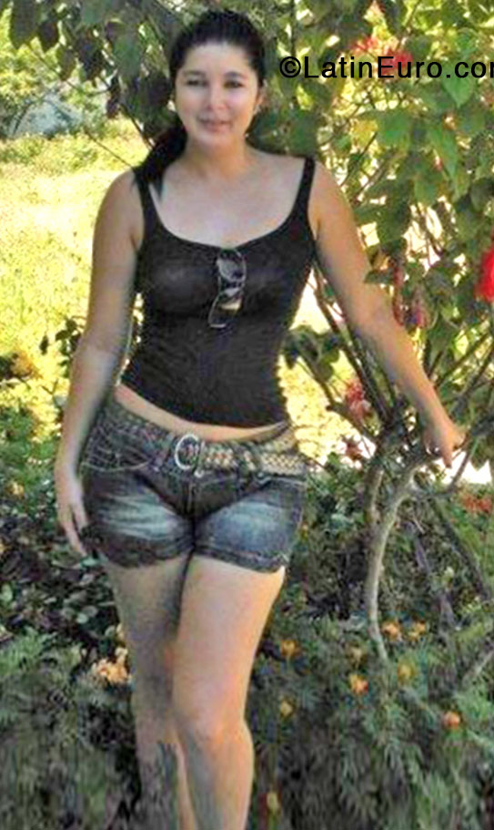 Date this delightful Brazil girl Dineuza from Belo Horizonte BR8150