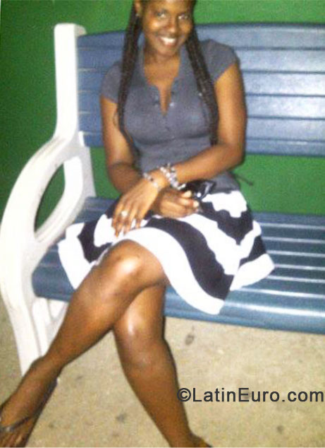 Date this passionate Jamaica girl Melesa from Kingston JM1318